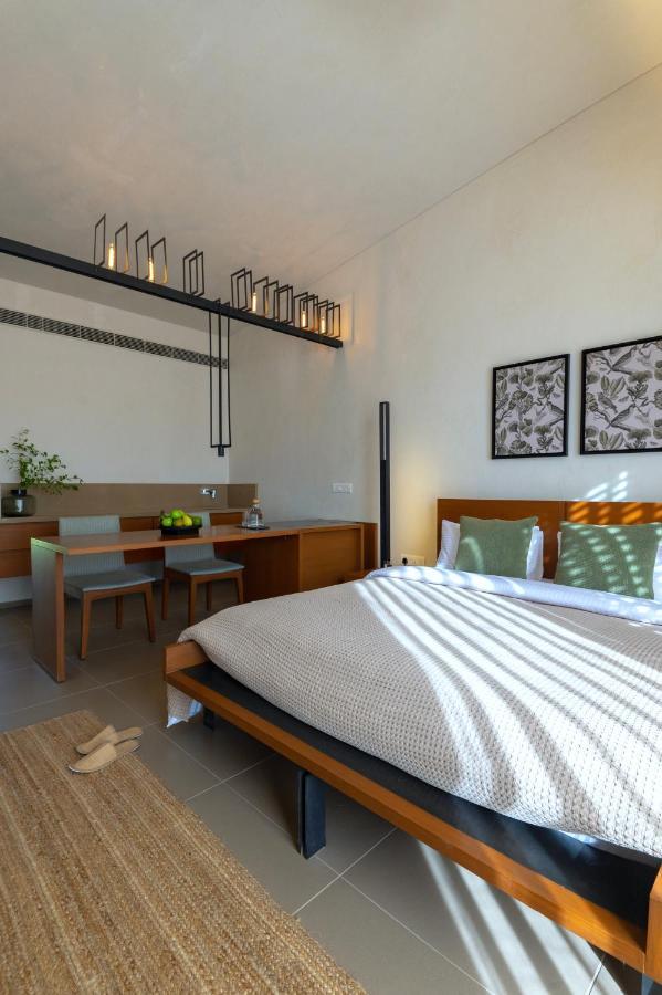 Life At Repose- Lake Villas Resort & Club Chor Warodra Exterior photo